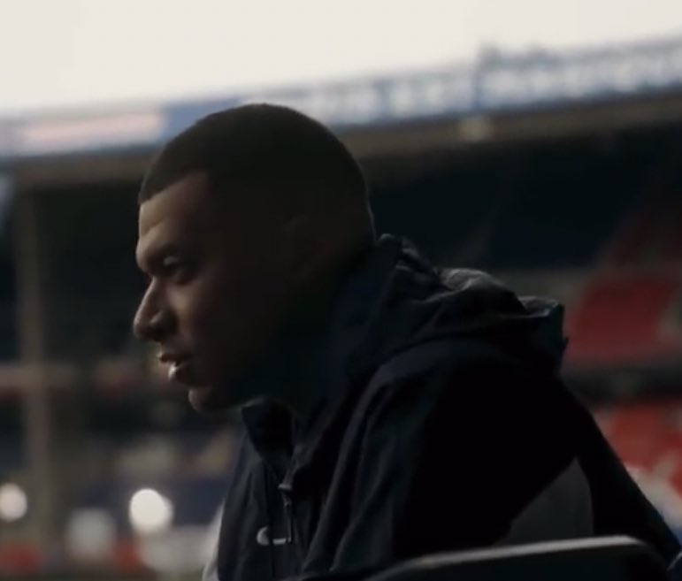 Le PSG retire la vidéo de sa campagne de réabonnement après les critiques de Mbappé
