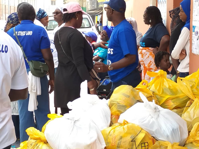 La 11e édition Ramadan Action : le groupe "No Stress Land" offre des rations alimentaires à 250 familles La 11e édition Ramadan Action : le groupe "No Stress Land" offre des rations alimentaires à 250 familles