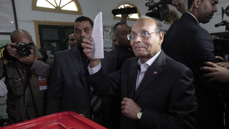 Le président sortant Moncef Marzouki vote à Sousse, le 23 novembre. REUTERS/Anis Mili