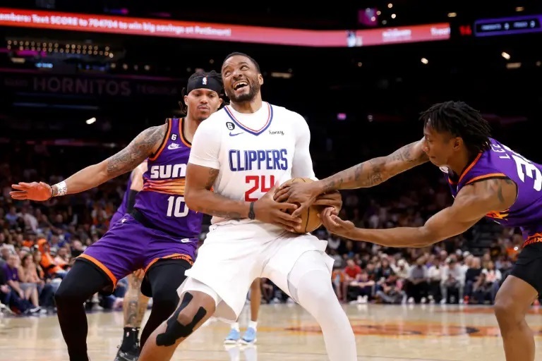 NBA: les Clippers et les Warriors confirment leur place en play-offs, barrages pour les Lakers