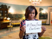 La première dame des États-Unis Michelle Obama demande la libération des lycéennes, depuis la Maison Blanche.