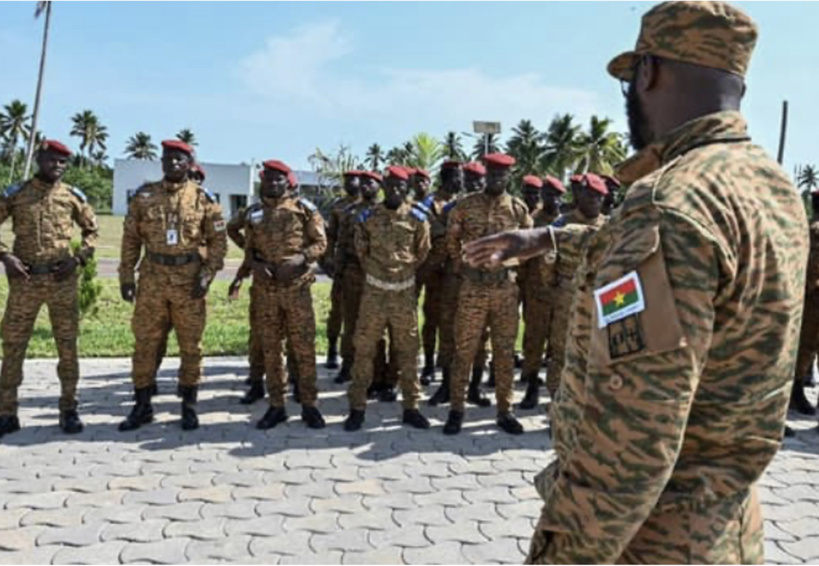 Le Burkina décrète la «mobilisation générale» face aux attaques jihadistes (officiel) Le Burkina décrète la «mobilisation générale» face aux attaques jihadistes (officiel)