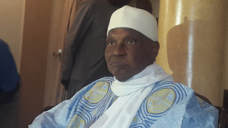 Direct "Ce que Macky et Aliou Sall ont fait, c'est un vol", a déclaré Wade