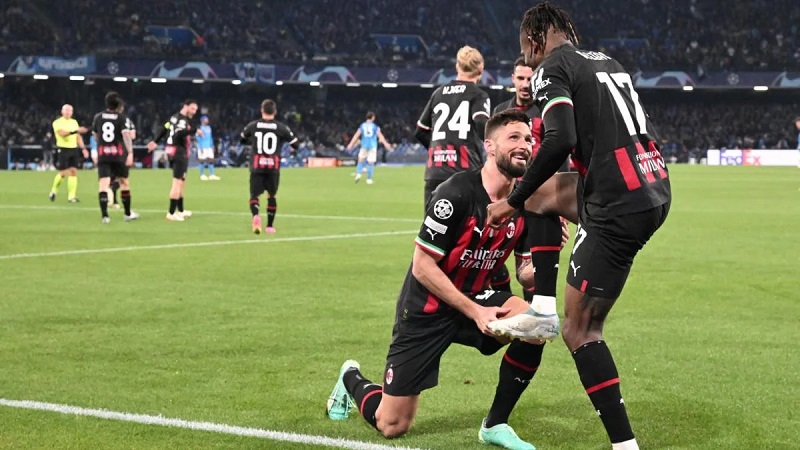 Ligue des Champions : l’AC Milan se qualifie sans briller à Naples