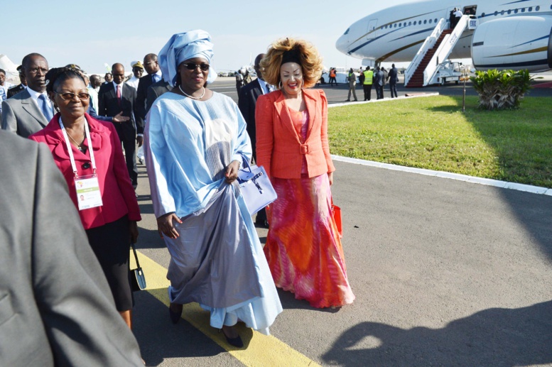 Images Au moment où au CICAD, les Chefs d'Etats planchaient..., les Premières dames... Images Au moment où au CICAD, les Chefs d'Etats planchaient..., les Premières dames...