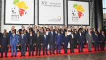 «Photo de famille» des chefs d'Etat et de gouvernement présents au XVe sommet de la Francophonie, à Dakar, le 29 novembre 2014. AFP PHOTO/STR