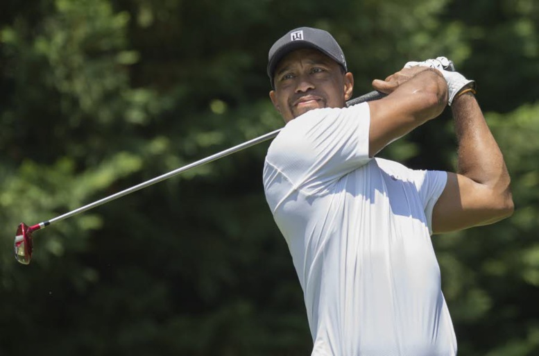 Golf: Tiger Woods se classe dernier pour son retour en compétition Golf: Tiger Woods se classe dernier pour son retour en compétition