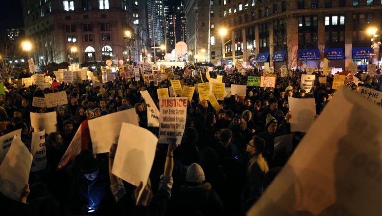 Morts de Noirs aux Etats-Unis: les manifestants ne décolèrent pas Morts de Noirs aux Etats-Unis: les manifestants ne décolèrent pas