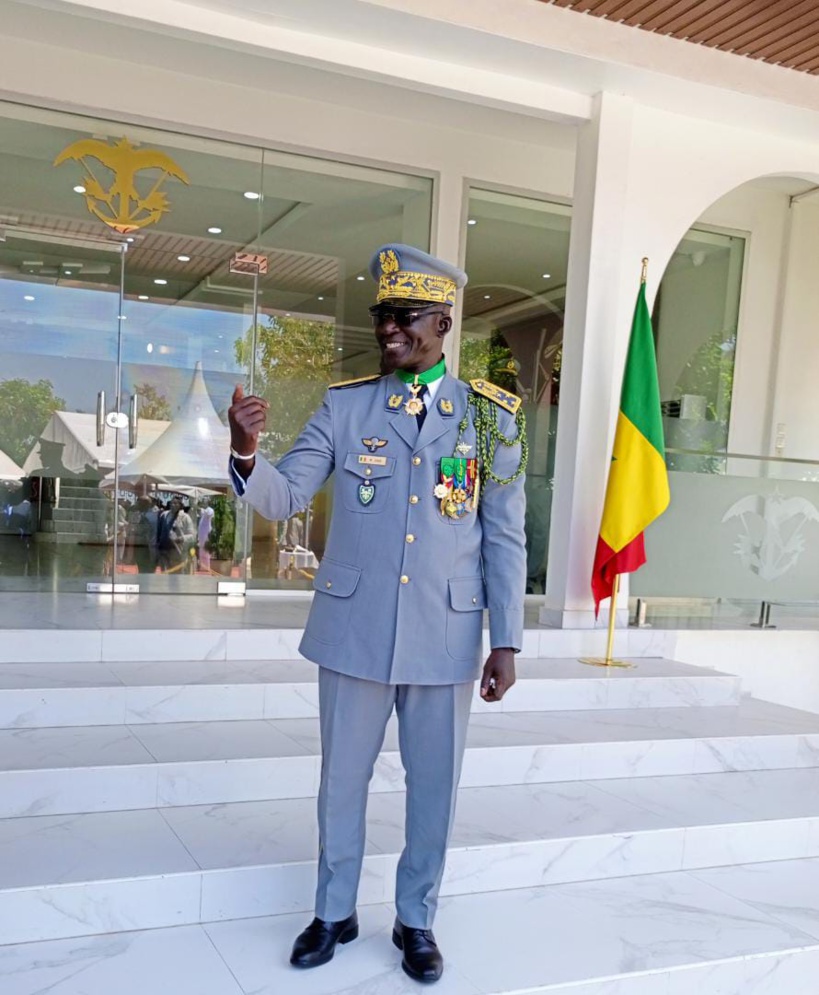 Cérémonie de prise de commandement: le CEMGA Mbaye Cissé prévient les trafiquants de bois et de drogue Cérémonie de prise de commandement: le CEMGA Mbaye Cissé prévient les trafiquants de bois et de drogue