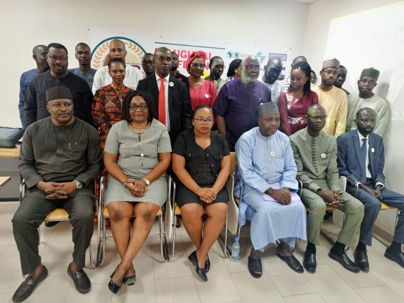 Trophée Babacar Ndiaye : Andry Rajoelina désigné Lauréat du Super Prix Grand Bâtisseur 2023 Trophée Babacar Ndiaye : Andry Rajoelina désigné Lauréat du Super Prix Grand Bâtisseur 2023