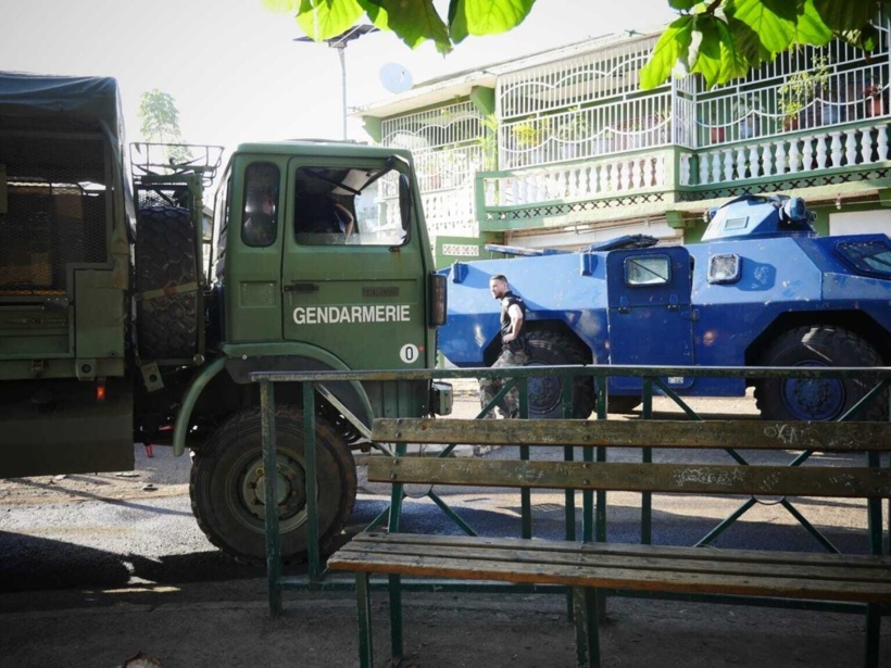 À Mayotte, une première semaine chaotique pour l'opération Wuambushu À Mayotte, une première semaine chaotique pour l'opération Wuambushu