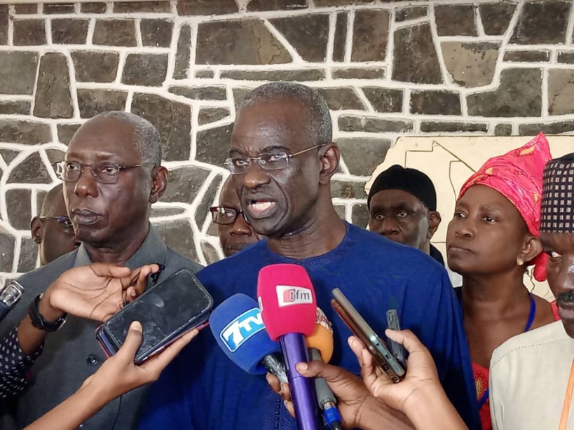 « Près de 280. 000 Sénégalais ont demandé à figurer sur les listes électorales sur le plan national » (CENA) « Près de 280. 000 Sénégalais ont demandé à figurer sur les listes électorales sur le plan national » (CENA)
