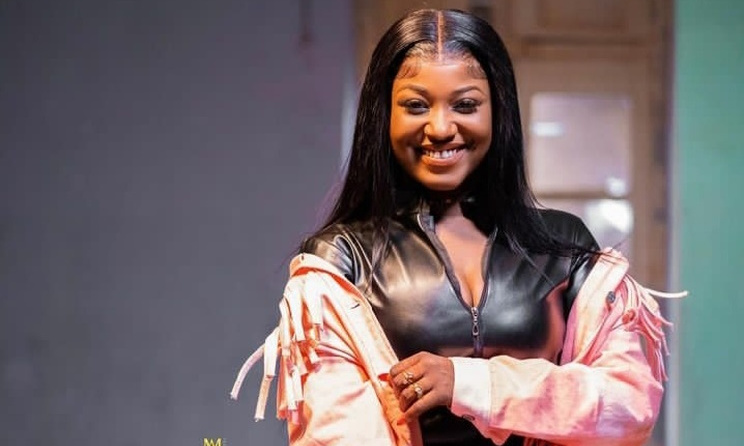 Mia Guissé annonce la sortie de son album pour décembre