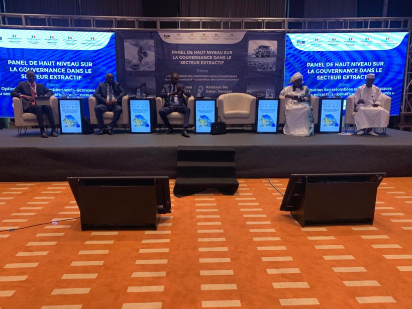 Gestion des ressources extractives: Awa Marie Coll Seck promeut "un dialogue permanent" Gestion des ressources extractives: Awa Marie Coll Seck promeut "un dialogue permanent"