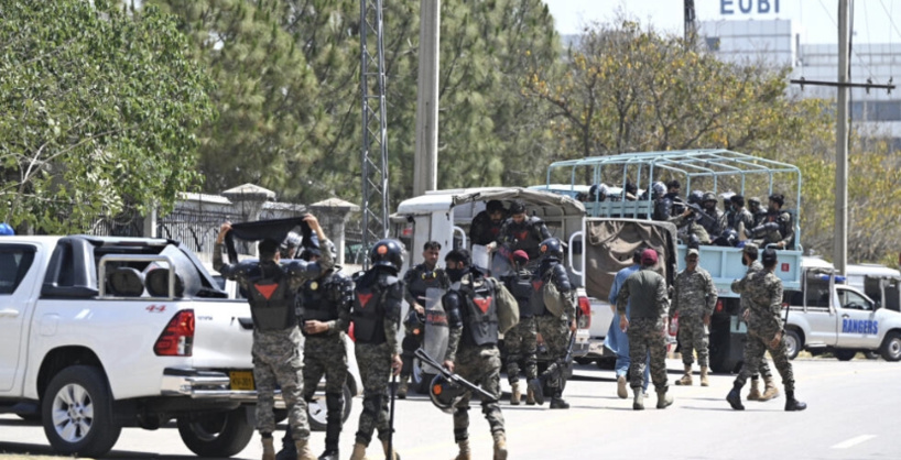 Pakistan: l'ex-Premier ministre comparaît devant un tribunal après l'invalidation de son arrestation Pakistan: l'ex-Premier ministre comparaît devant un tribunal après l'invalidation de son arrestation
