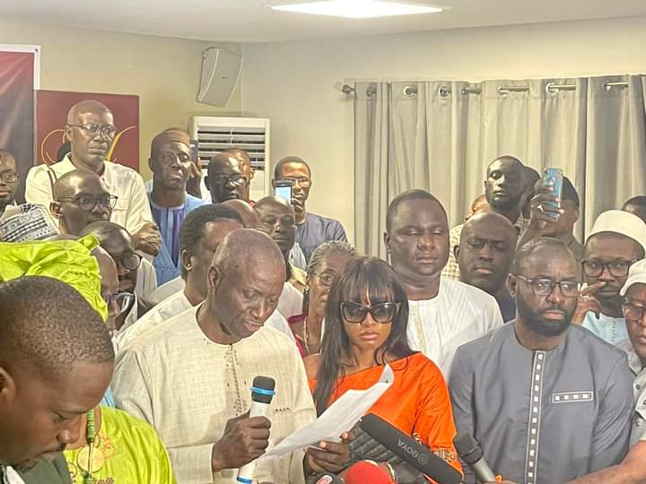 Rassemblement du 12 mai : Direct de la conférence de presse du F24