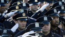 Des milliers de policiers sont venus de tout le pays pour rendre hommage à leur collègue, Rafael Ramos, tué le 20 décembre à New York. REUTERS/Mike Segar