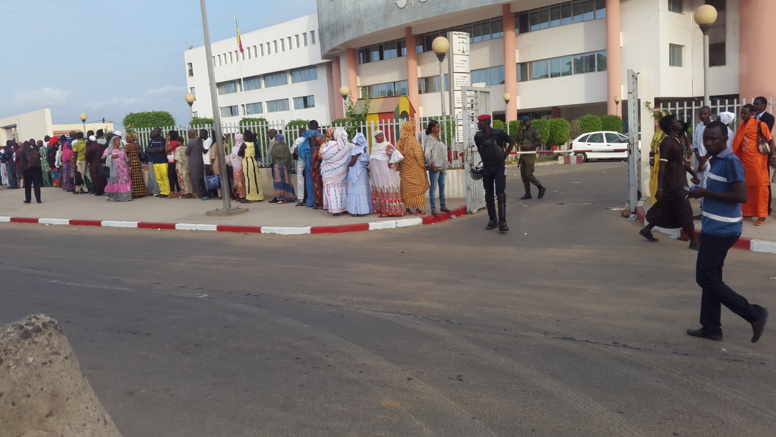 Direct Procès: les partisans de Karim boudent la salle d'audience pour protester Direct Procès: les partisans de Karim boudent la salle d'audience pour protester