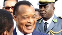 Une modification de la Constitution pourrait permettre au président Sassou-Nguesso (ici à Addis-Abeba, en janvier 2014) de briguer un troisième mandat. REUTERS/Tiksa Negeri