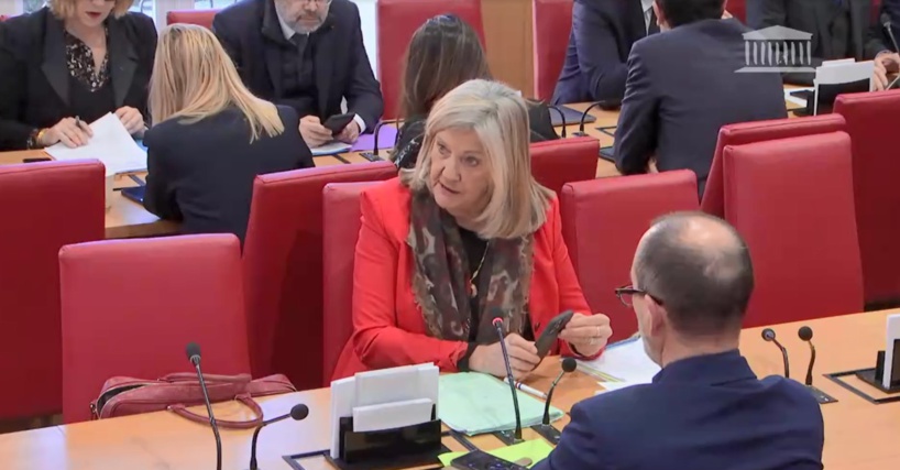 Pologne: Bruxelles dénonce une commission d'enquête controversée Pologne: Bruxelles dénonce une commission d'enquête controversée