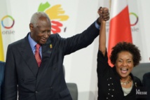 Francophonie : passation de service entre Abdou Diouf et Michaëlle Jean Francophonie : passation de service entre Abdou Diouf et Michaëlle Jean