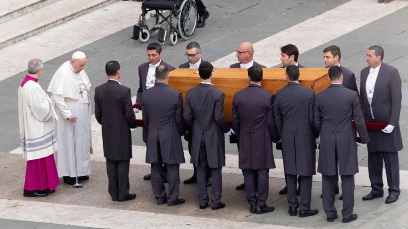 Mort de Benoît XVI : pourquoi le pape émérite est enterré dans la première tombe de Jean-Paul II Mort de Benoît XVI : pourquoi le pape émérite est enterré dans la première tombe de Jean-Paul II