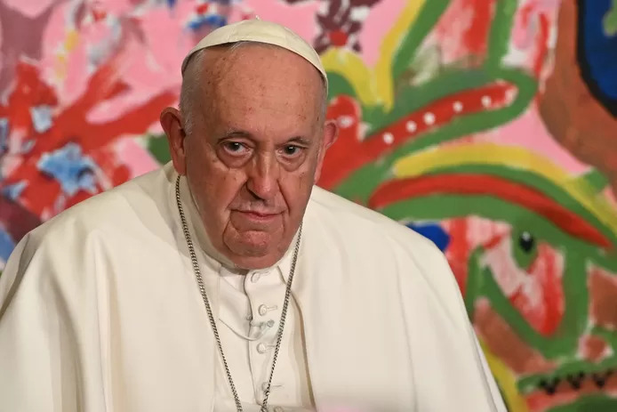 Le pape François admis à l’hôpital pour des examens de contrôle