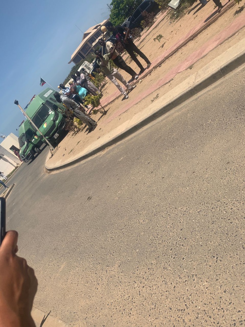 Manifestations à Dakar: une quinzaine de mineurs libérée sur 34 arrêtés, une audience prévue vendredi en Flagrants délits Manifestations à Dakar: une quinzaine de mineurs libérée sur 34 arrêtés, une audience prévue vendredi en Flagrants délits
