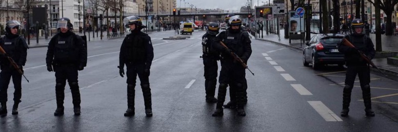 Des terroristes mènent deux prises d'otages simultanées en région parisienne Des terroristes mènent deux prises d'otages simultanées en région parisienne