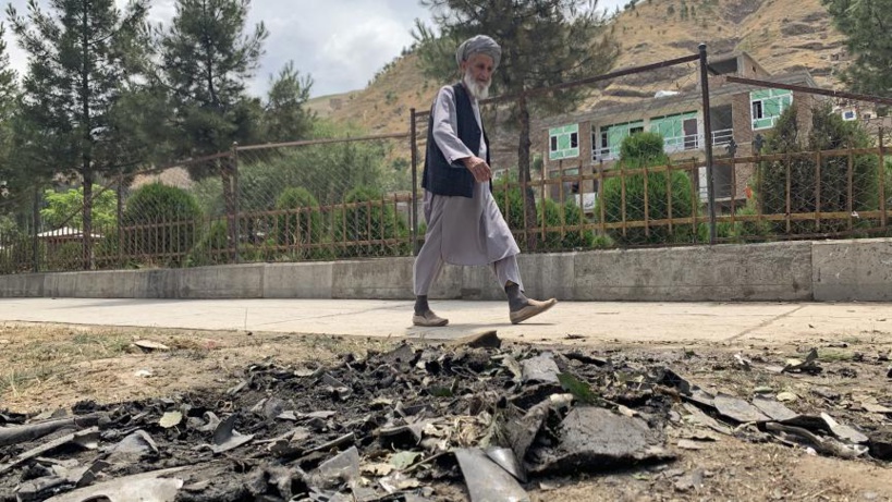 Afghanistan: 11 personnes tuées et 30 blessées dans une attaque lors des funérailles d'un gouverneur Afghanistan: 11 personnes tuées et 30 blessées dans une attaque lors des funérailles d'un gouverneur