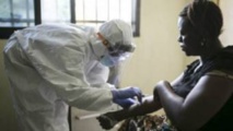 Les femmes sont une couche particulièrement vulnérable à la fièvre Ebola. Les femmes sont une couche particulièrement vulnérable à la fièvre Ebola.