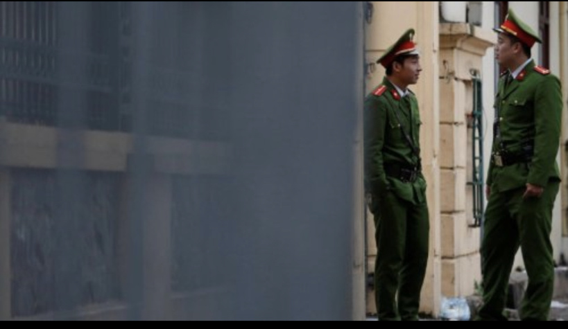 Vietnam: deux bureaux de police attaqués par des assaillants armés dans le centre du pays Vietnam: deux bureaux de police attaqués par des assaillants armés dans le centre du pays