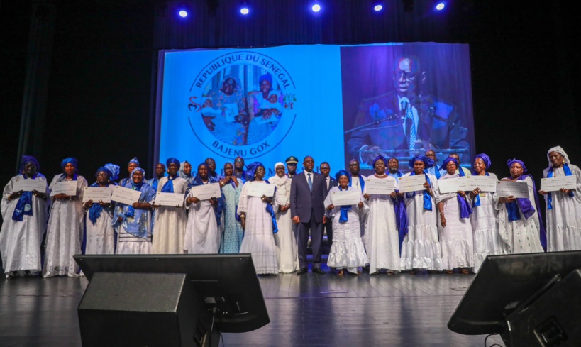 Chefs de village VS Bajanu Gox: Quand Macky Sall singe la générosité calculée du Wade de 2011 Chefs de village VS Bajanu Gox: Quand Macky Sall singe la générosité calculée du Wade de 2011