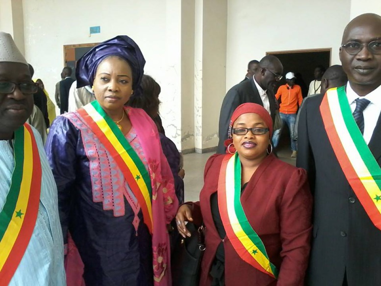 Procès Karim Wade: Les photos des députés qui s'incrustrent à l'audience Procès Karim Wade: Les photos des députés qui s'incrustrent à l'audience