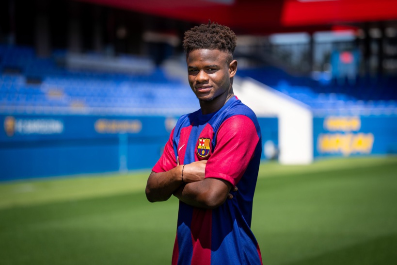 Le prodige sénégalais, Mikayil Faye signe au Barça Le prodige sénégalais, Mikayil Faye signe au Barça