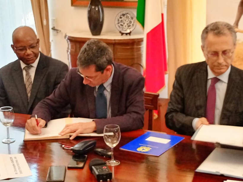 Migration : l’OIM en synergie avec l’Ambassade d’Italie procède à la signature d’un projet estimé 2 623 828 000 F CFA