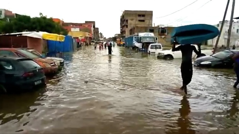 Sénégal: 2.700 logements sociaux prévus pour reloger des victimes d’inondations (directeur) Sénégal: 2.700 logements sociaux prévus pour reloger des victimes d’inondations (directeur)