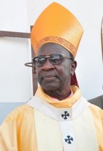 Charlie Hebdo: «Il faut absolument dénoncer et refuser le terrorisme et insister sur le respect de l’autre» (Cardinal Sarr) Charlie Hebdo: «Il faut absolument dénoncer et refuser le terrorisme et insister sur le respect de l’autre» (Cardinal Sarr)