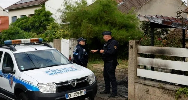 France: moins de violences urbaines, le domicile d'un maire attaqué à la voiture-bélier