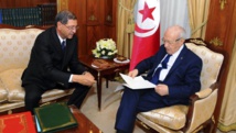 Le président Béji Caïd Essebsi et le nouveau Premier ministre Habib Essid, le 23 janvier 2015. REUTERS/Stringer