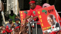 "Nous ne nous habillerons pas comme les maîtres coloniaux", a insisté Julius Malema.