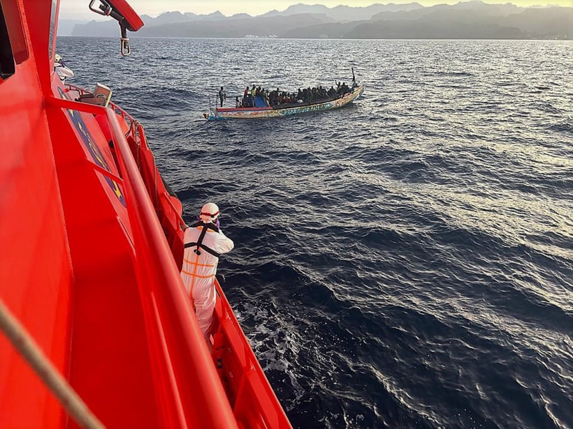 La Marine espagnole intercepte une nouvelle pirogue sénégalaise avec 103 personnes à bord La Marine espagnole intercepte une nouvelle pirogue sénégalaise avec 103 personnes à bord