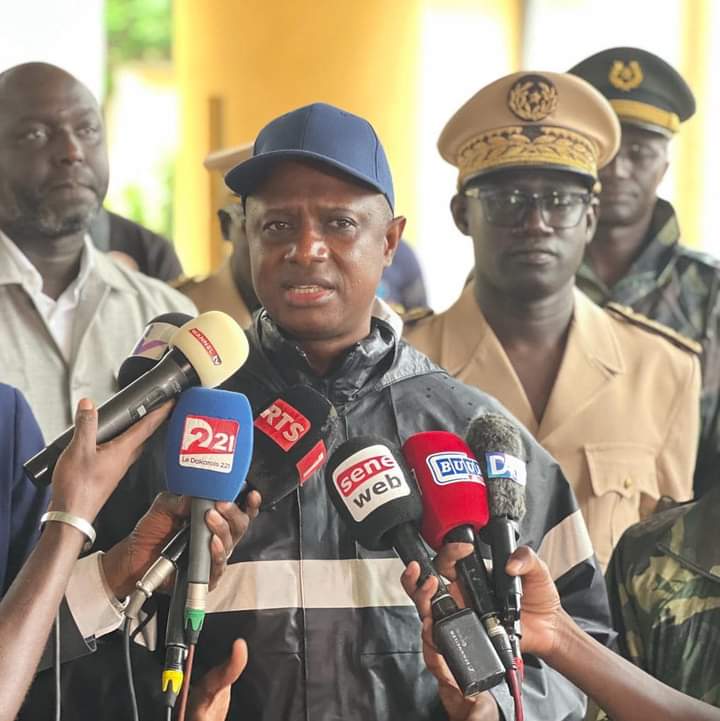 Antoine Diome sur le chavirement d’une pirogue à Ouakam : «les organisateurs seront vigoureusement traqués et punis selon la loi»