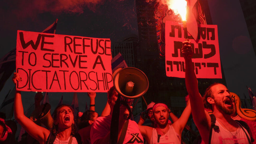 Israël: la mobilisation de masse ne faiblit pas, malgré le vote d'une mesure clé de la réforme