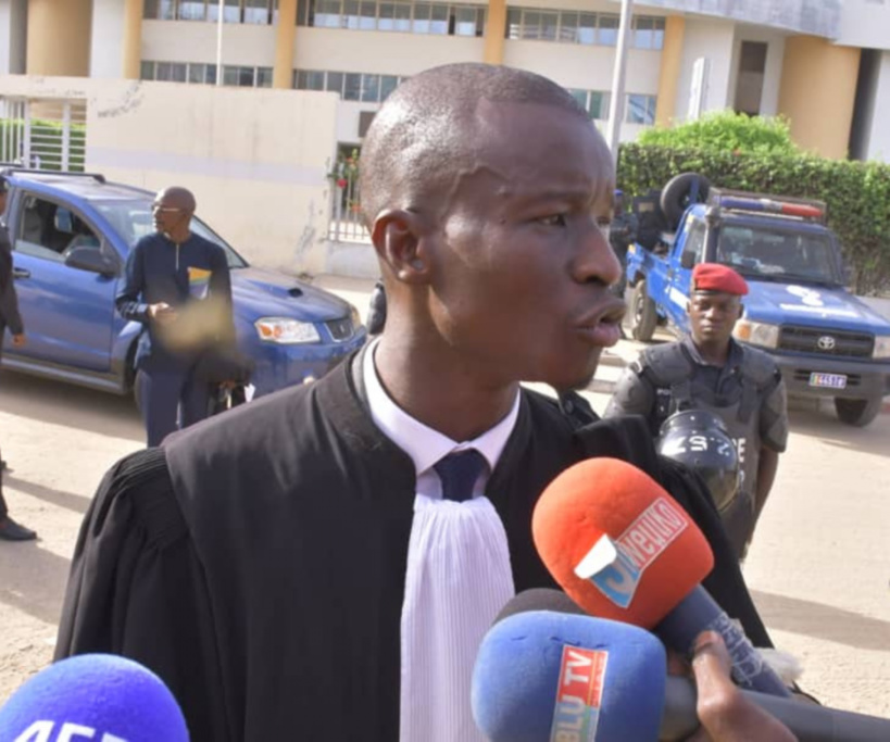 Me Bamba Cissé révèle : « Ce n’est pas Ousmane Sonko qui a personnellement arraché le téléphone de la dame gendarme » Me Bamba Cissé révèle : « Ce n’est pas Ousmane Sonko qui a personnellement arraché le téléphone de la dame gendarme »