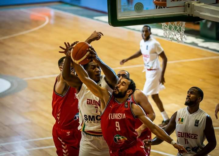 Tournoi de pré-qualification olympique: la Guinée bat la Tunisie et affronte le Sénégal en demi-finales
