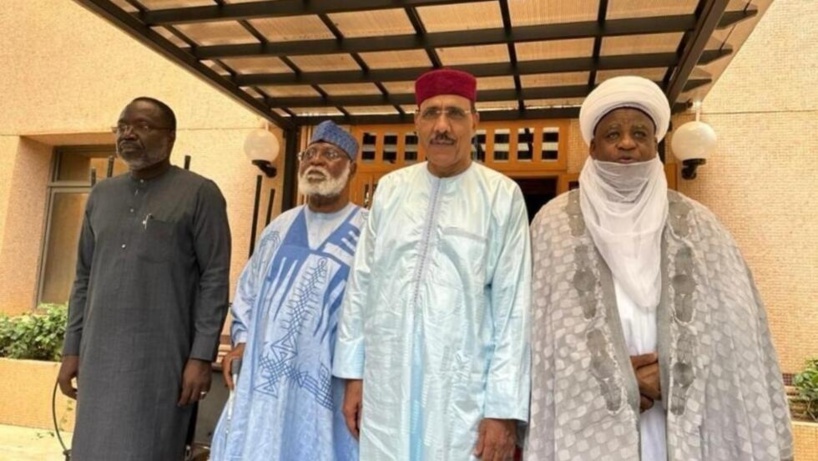 Niger: la délégation de la Cédéao a rencontré le président renversé Mohamed Bazoum Niger: la délégation de la Cédéao a rencontré le président renversé Mohamed Bazoum