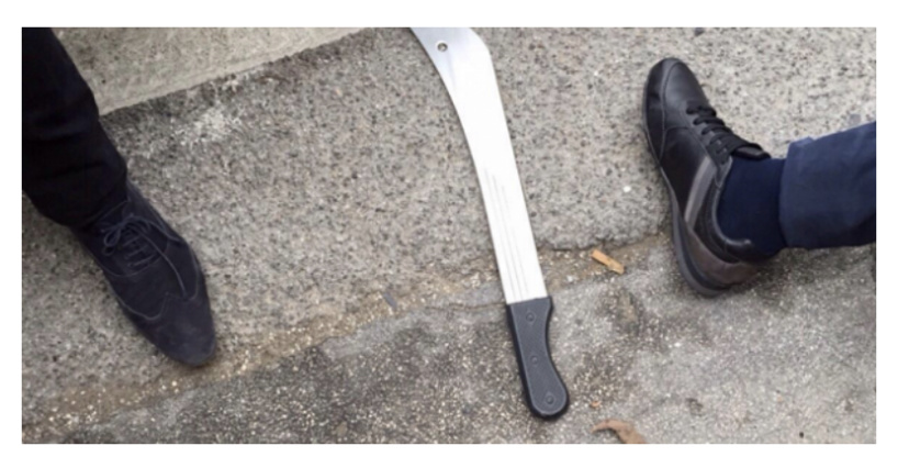 Grand Yoff: le grand frère de Dof Ndéye s’interpose à une arrestation et finit à l’hôpital Grand Yoff: le grand frère de Dof Ndéye s’interpose à une arrestation et finit à l’hôpital