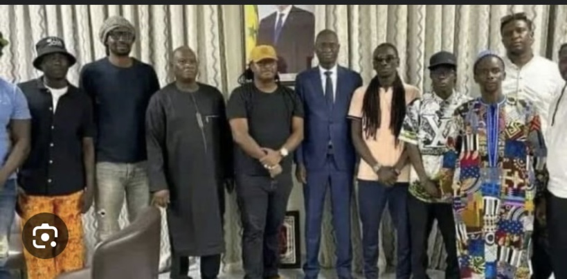 Libération de Nitdoff et Karim Xrum Xax: le ministre de la Justice promet aux rappeurs de parler au Procureur Libération de Nitdoff et Karim Xrum Xax: le ministre de la Justice promet aux rappeurs de parler au Procureur