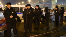 Présence de la police russe sur les lieux de l'assassinat de Boris Nemtsov.